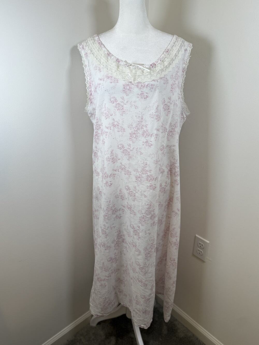 Laura Ashley Night Gown Medium Pink Floral Lace Cottagecore Boho Romance Ditsy